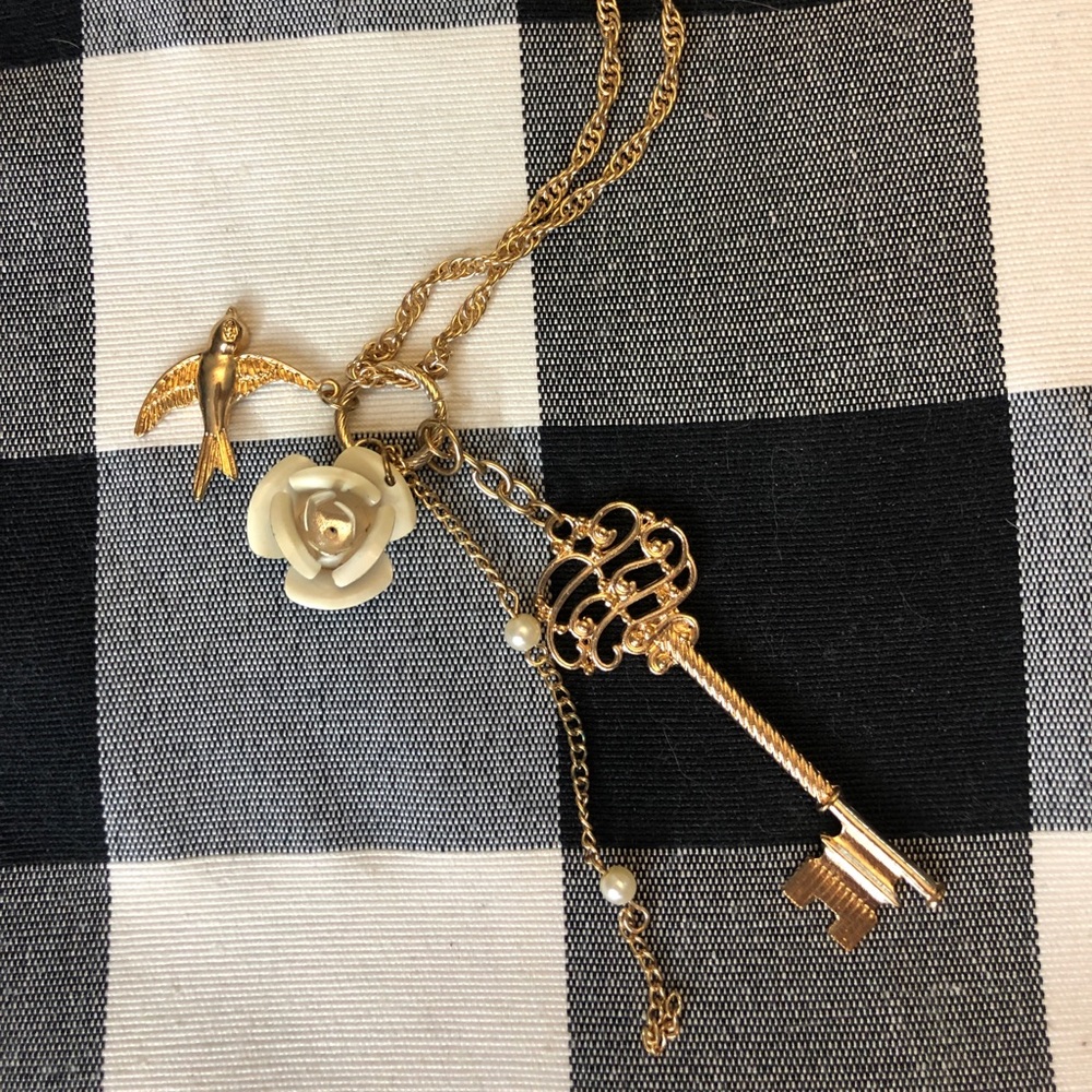 Fashion Necklace Key with Rose